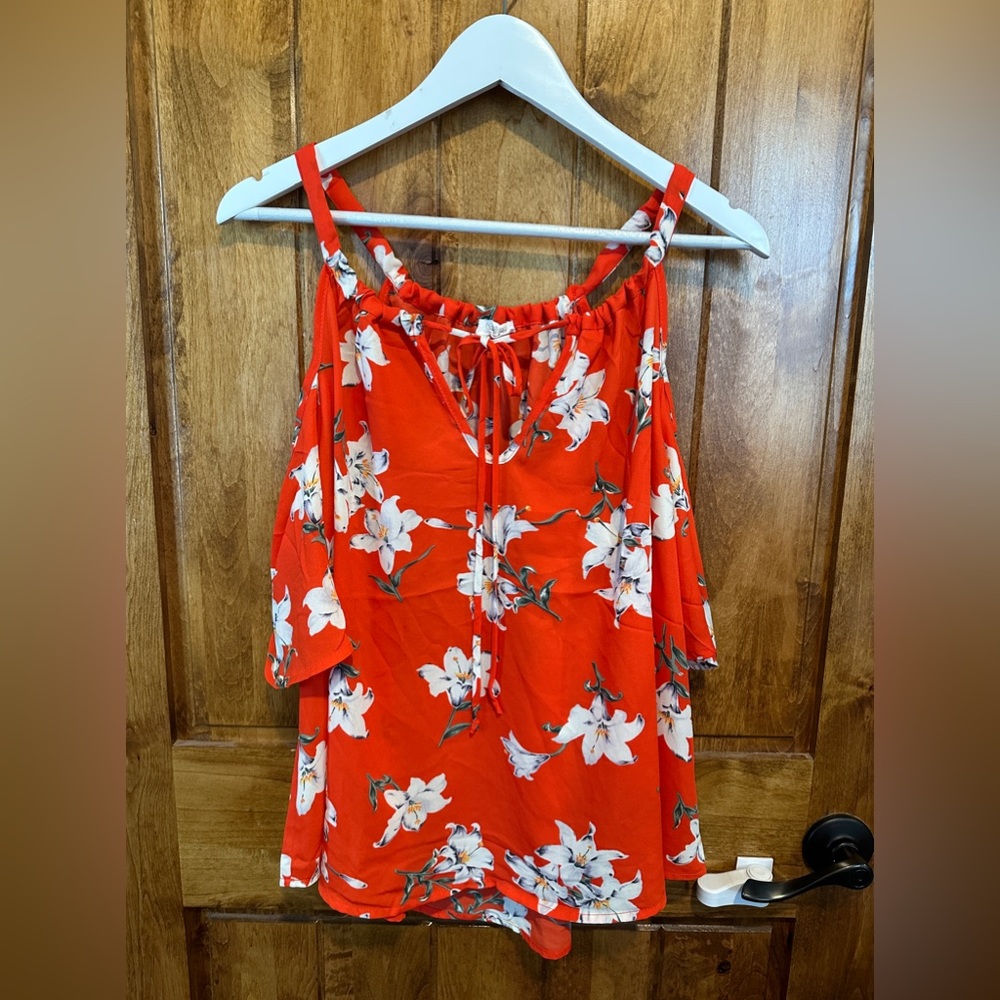Cold shoulder women’s shirt Sienna Sky. Size large